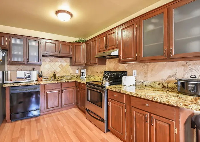 Utopia End-unit Townhome On The 18th Hole Pool Table Fun Porch With Great Views * Flagstaff